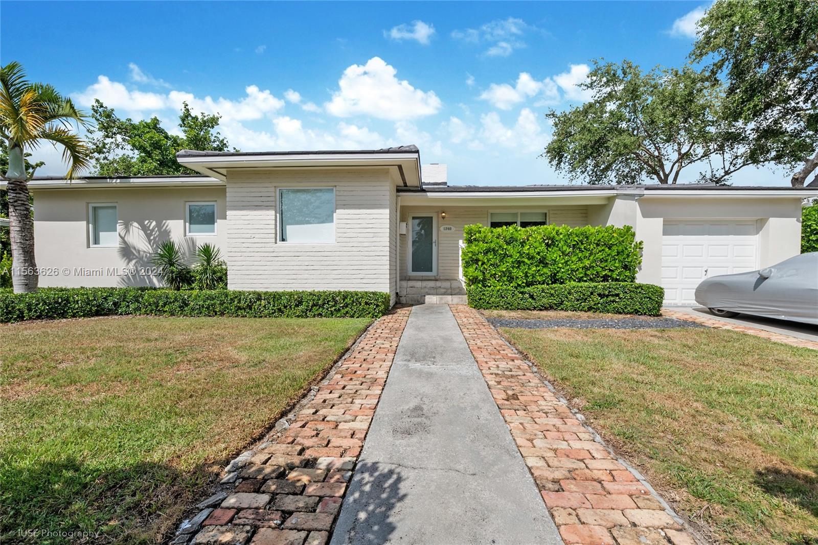 1240 S Alhambra Cir
