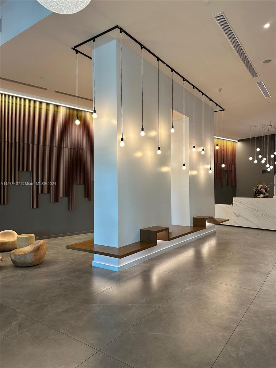 350 S Miami Ave Unit: 1915