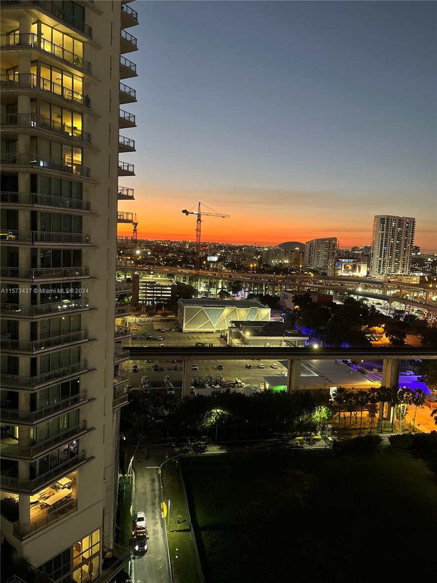 350 S Miami Ave Unit: 1915