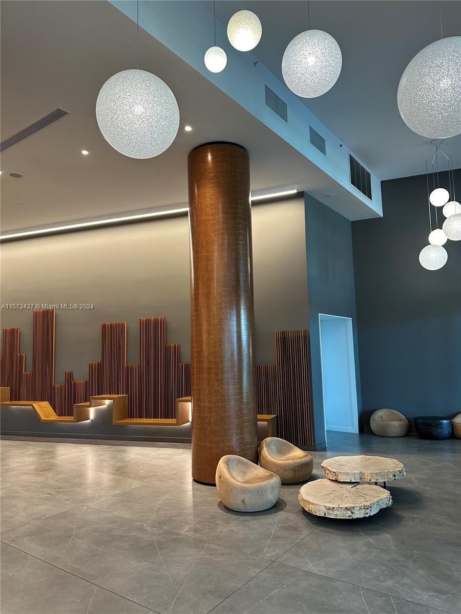 350 S Miami Ave Unit: 1915