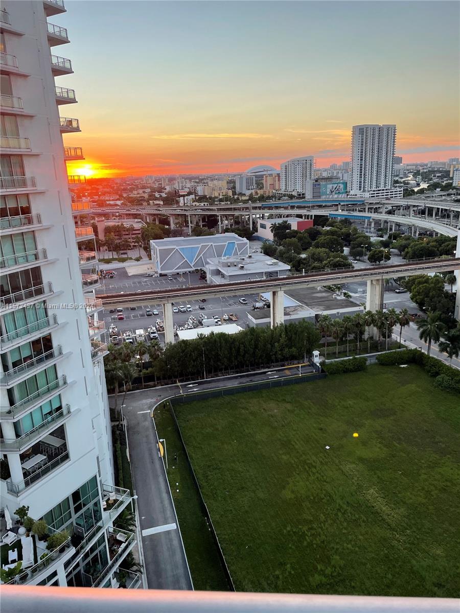 350 S Miami Ave Unit: 1915