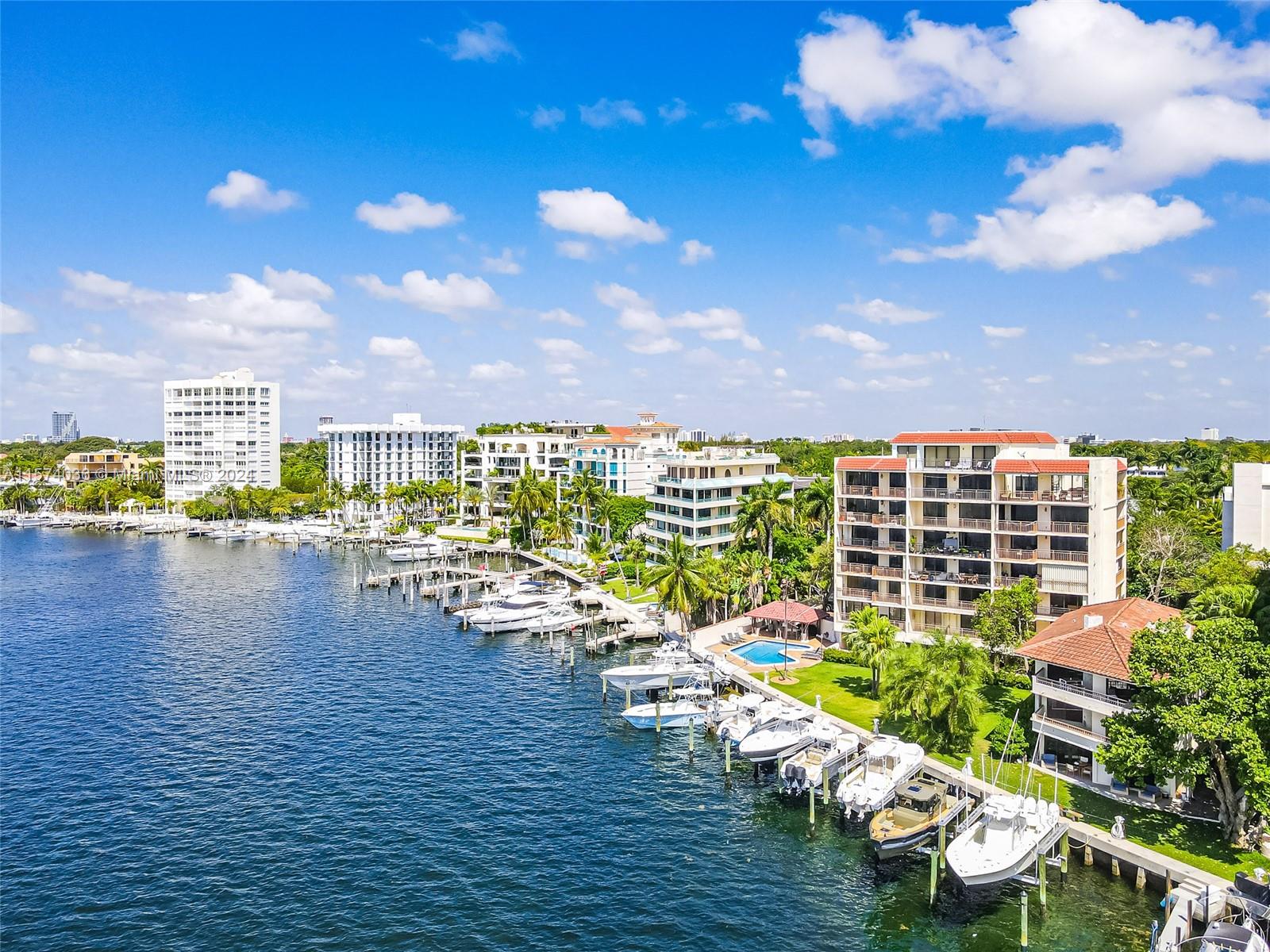 1632 S Bayshore Ct # 302
