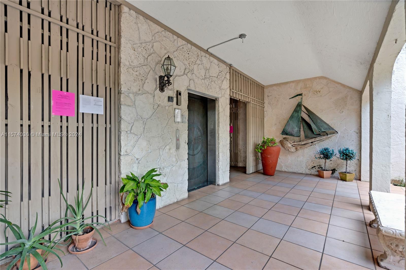 1632 S Bayshore Ct # 302