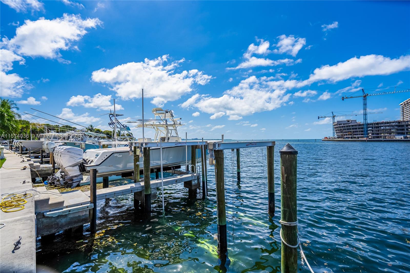 1632 S Bayshore Ct # 302