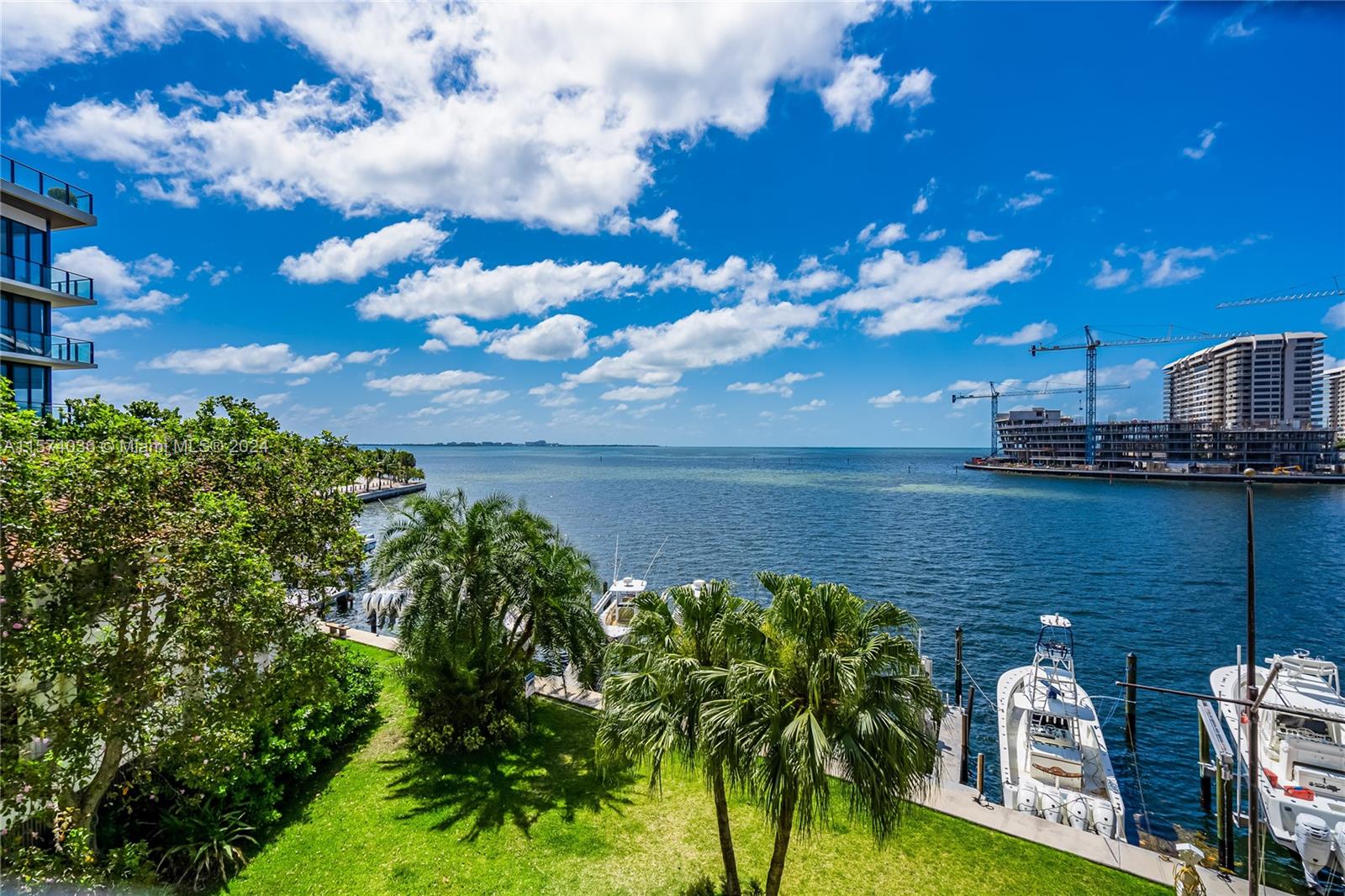 1632 S Bayshore Ct # 302