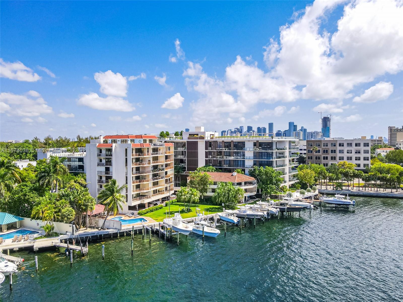 1632 S Bayshore Ct # 302