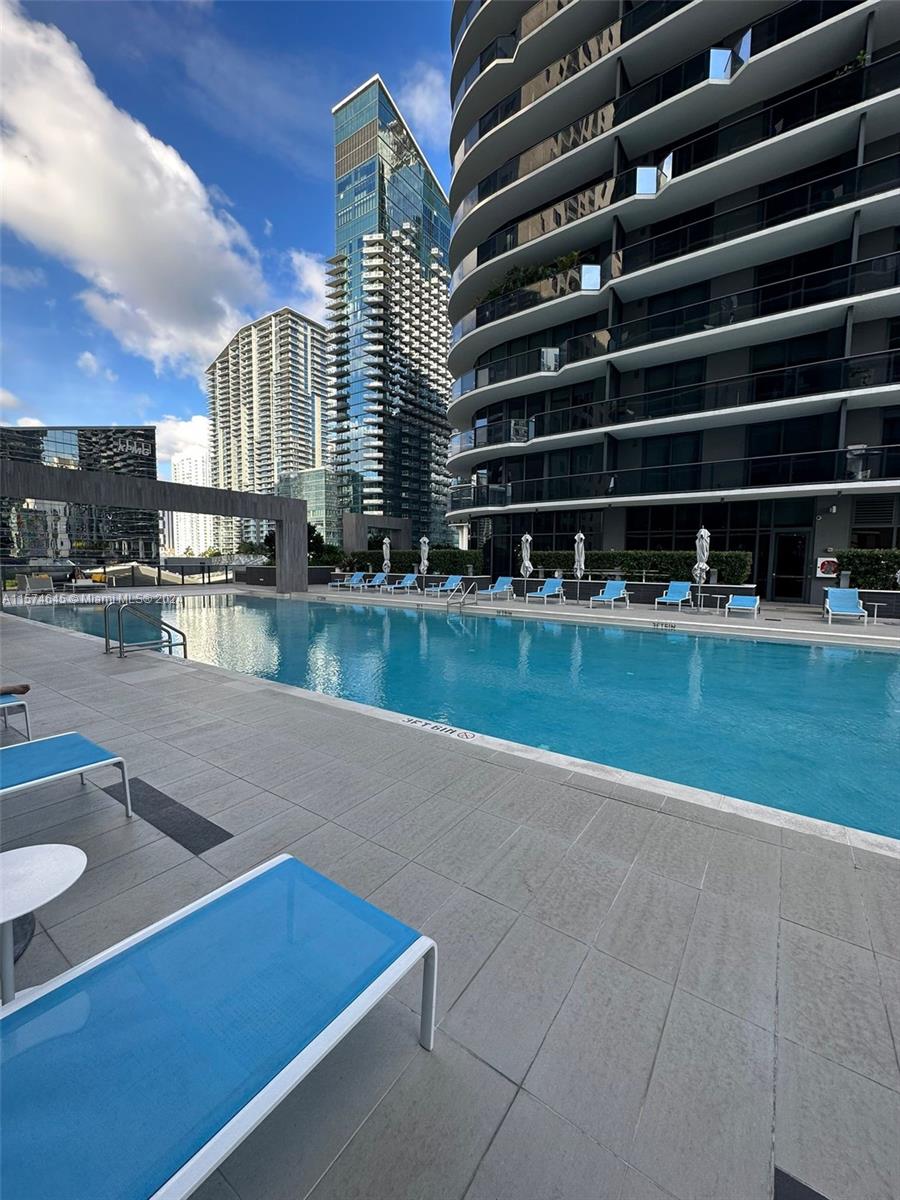 55 SW 9th St # 2909
