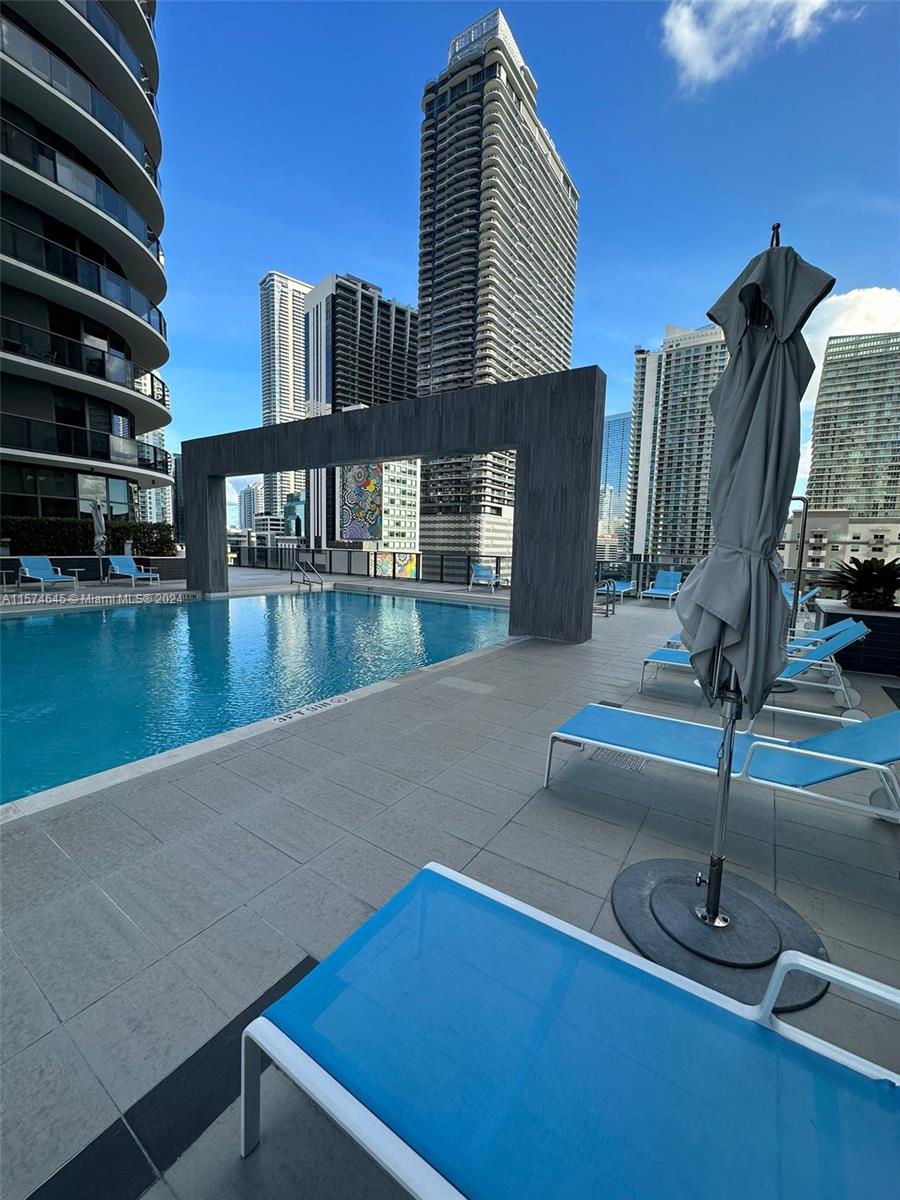 55 SW 9th St # 2909
