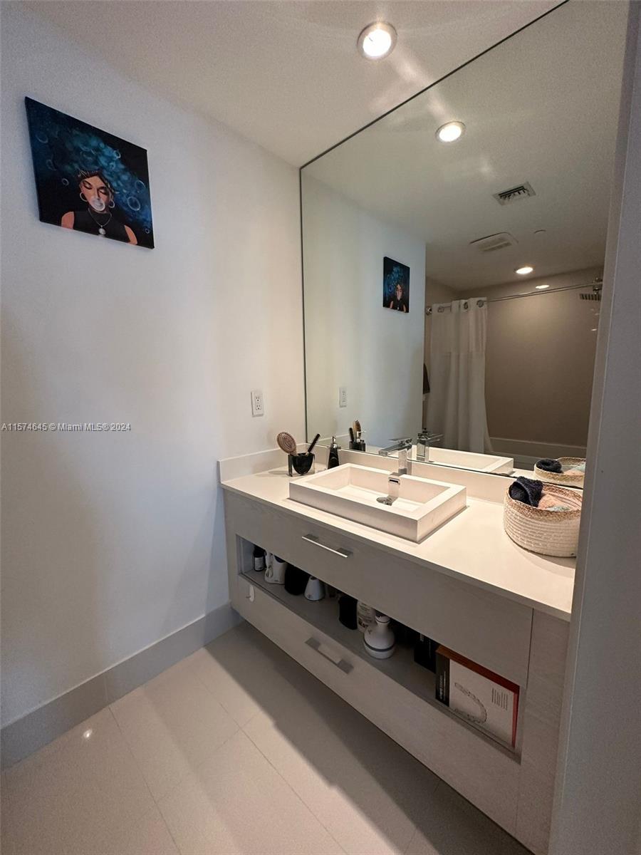 55 SW 9th St # 2909