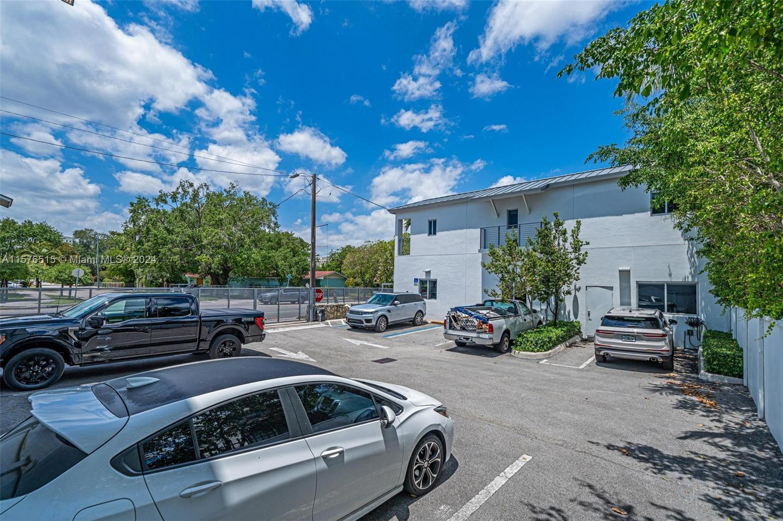3305 SW 37th Ave