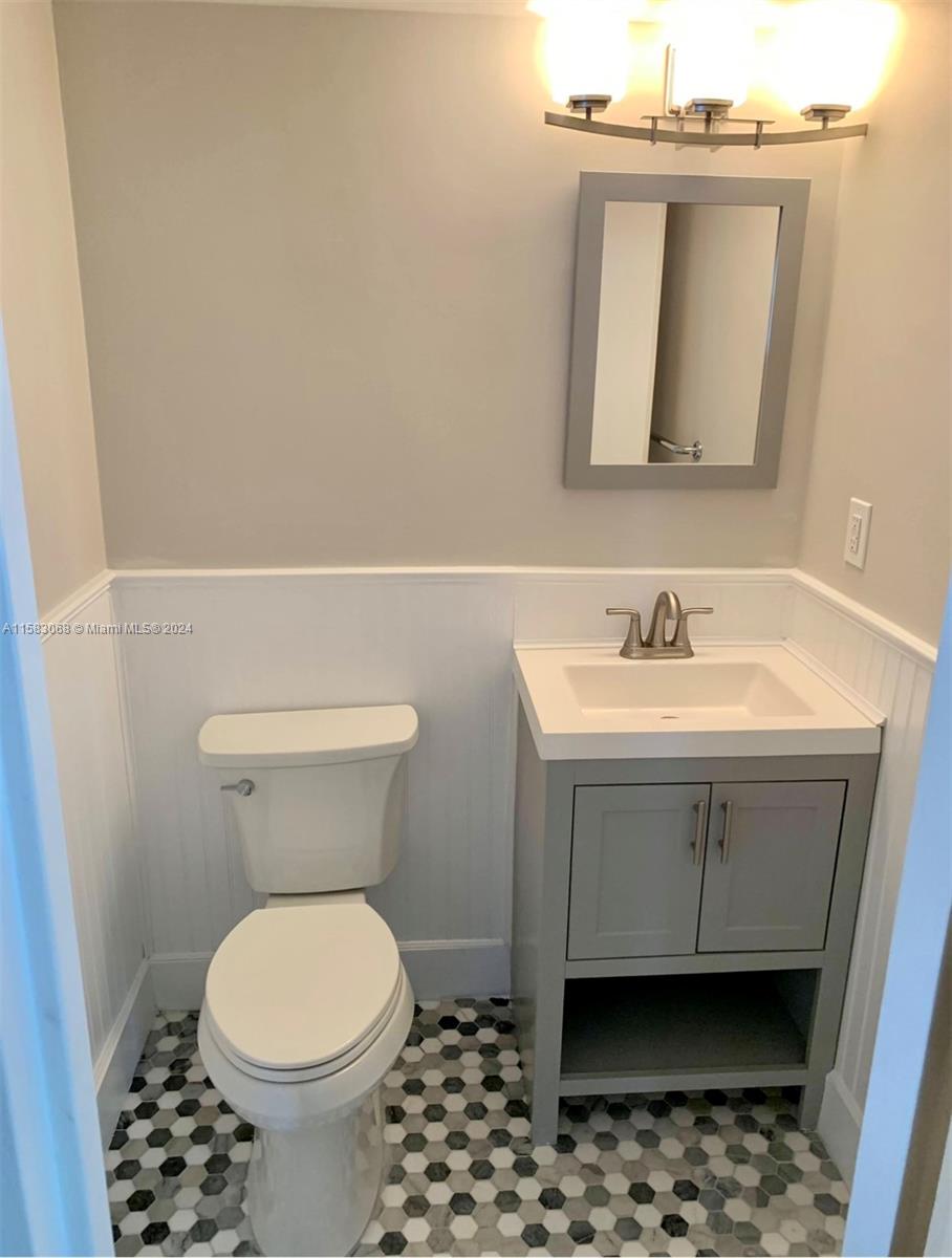 3000 S Ocean Dr # 710