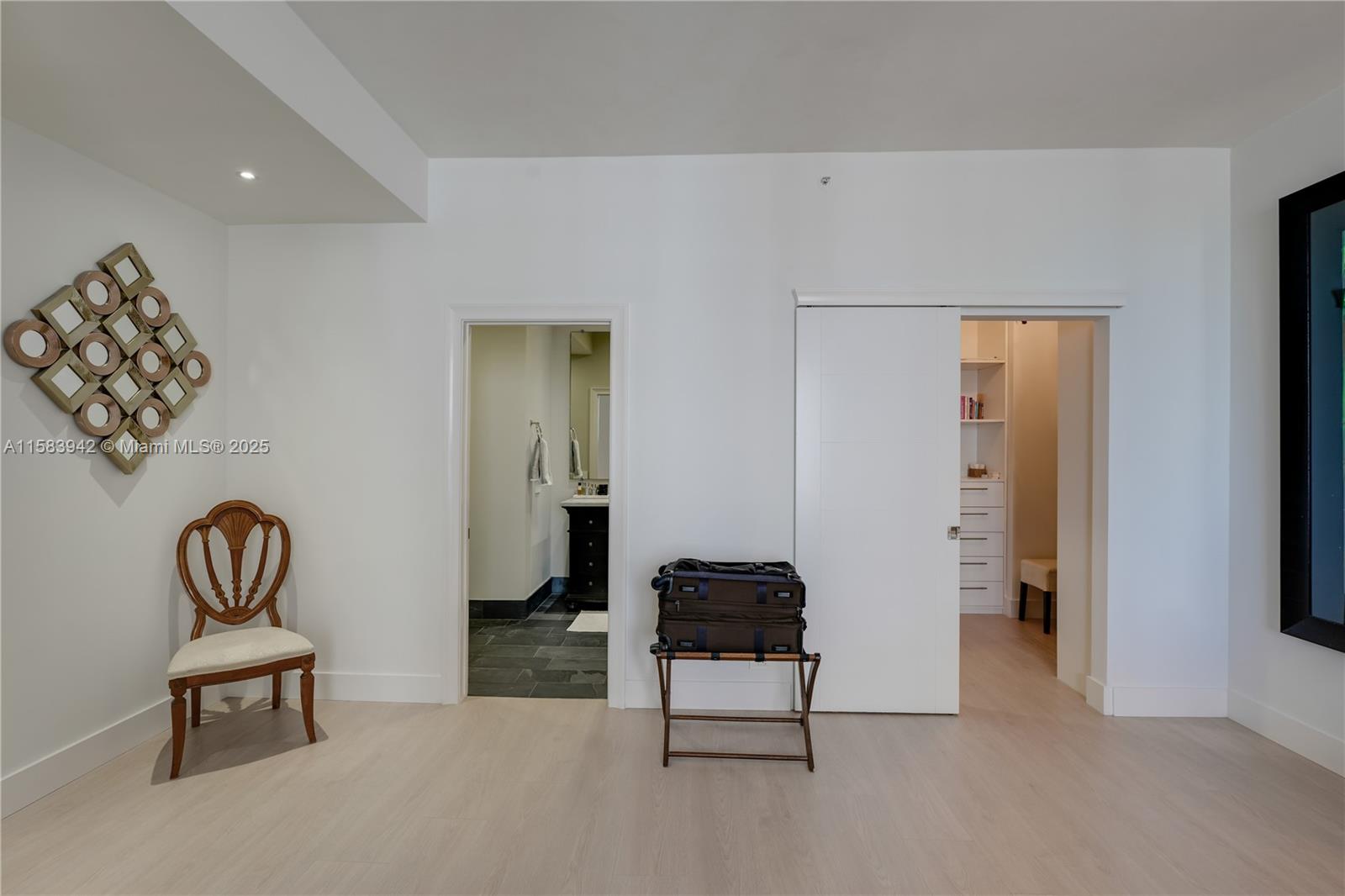 701 Brickell Key Blvd # 06 Unit: LPH-06