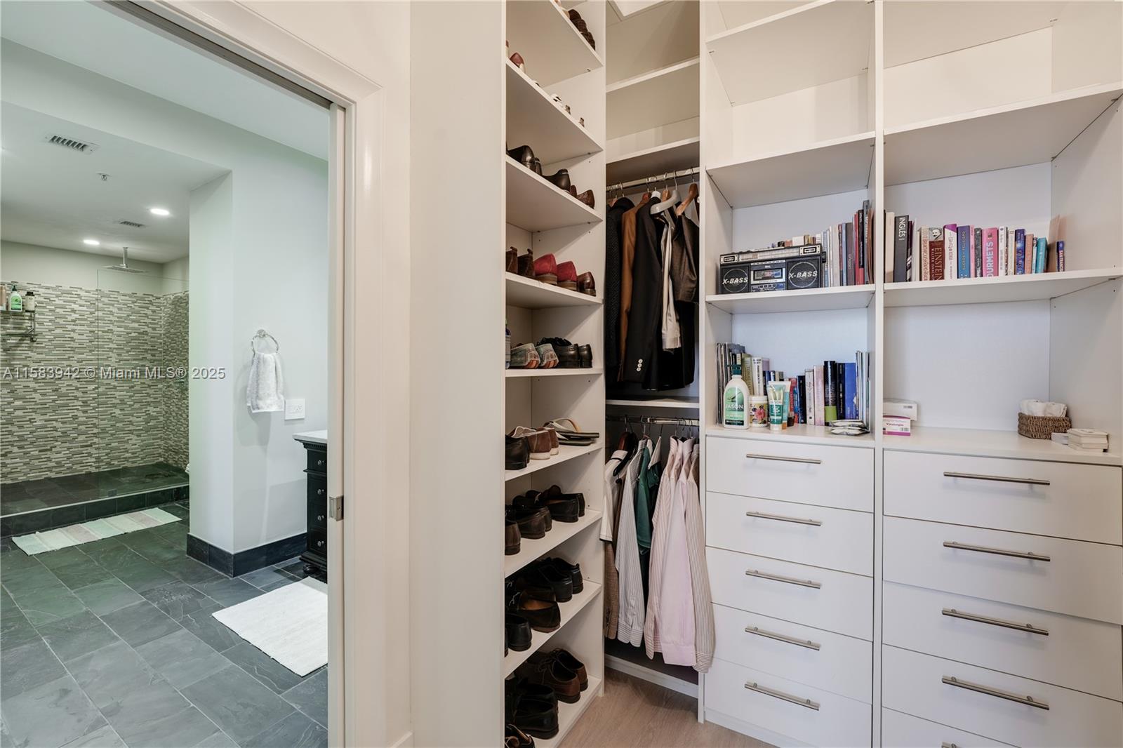701 Brickell Key Blvd # 06 Unit: LPH-06