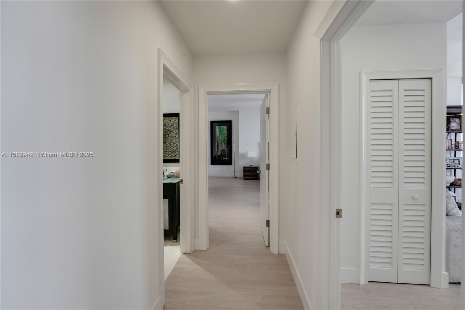 701 Brickell Key Blvd # 06 Unit: LPH-06
