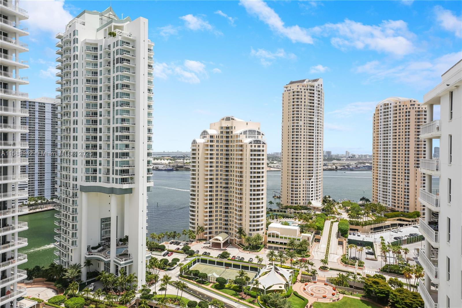 701 Brickell Key Blvd # 06 Unit: LPH-06