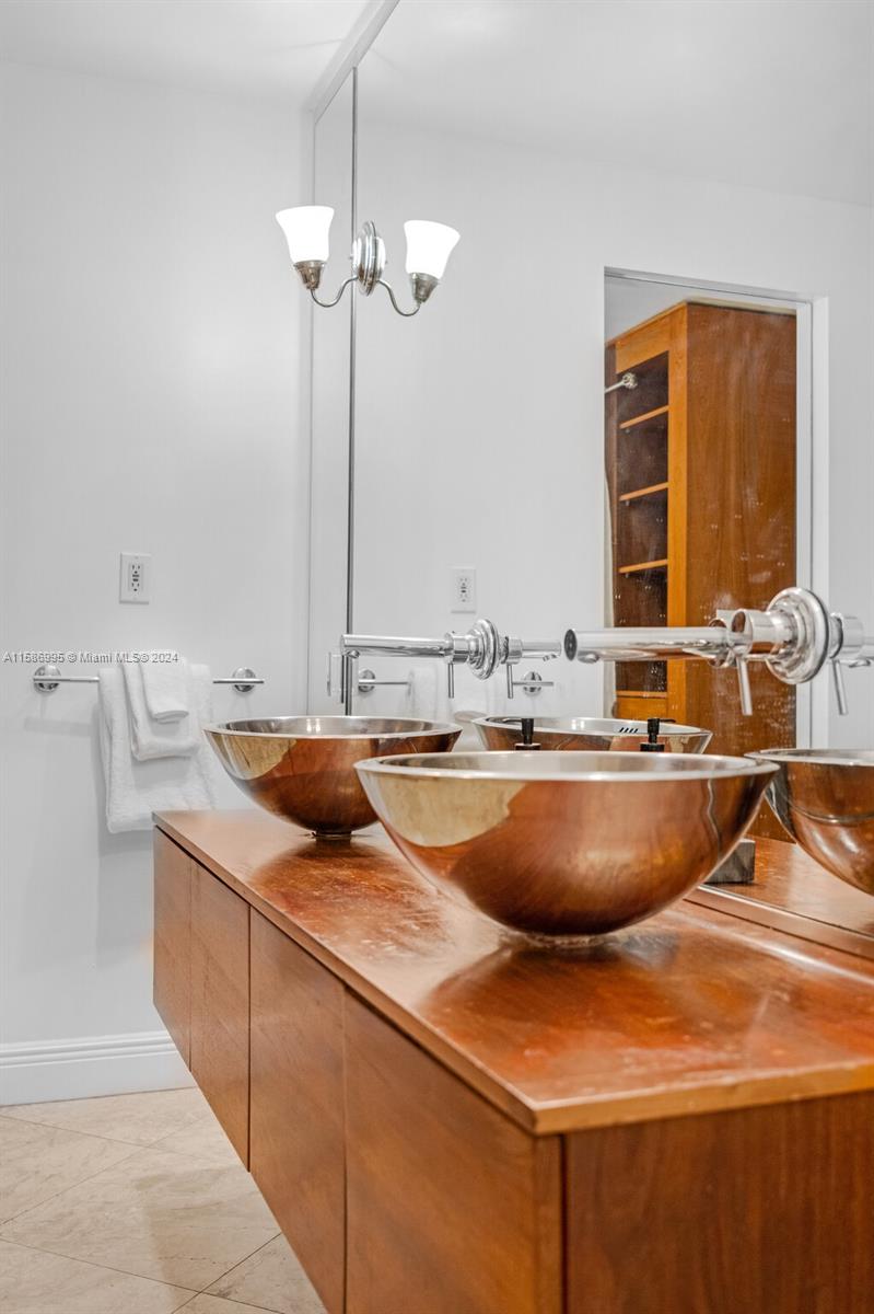 5781 Biscayne Blvd # 3 Unit: PH-3