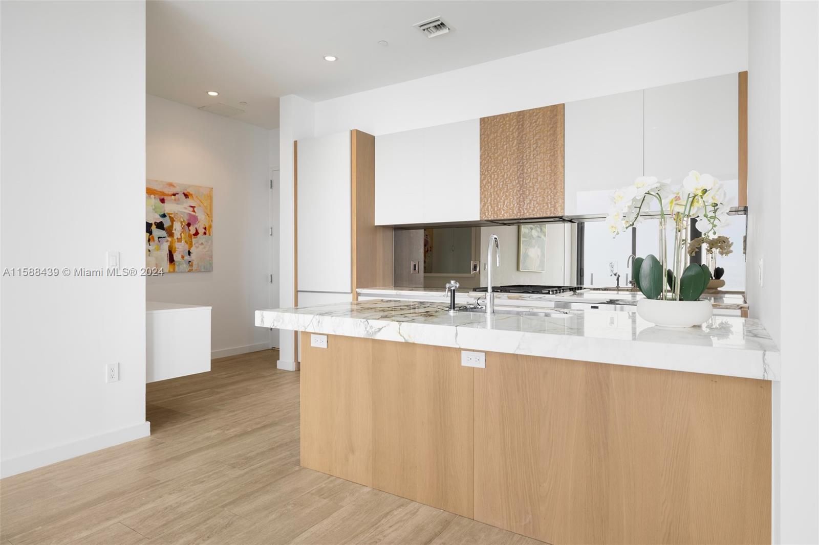 2831 S Bayshore Dr # 6 Unit: PH-6
