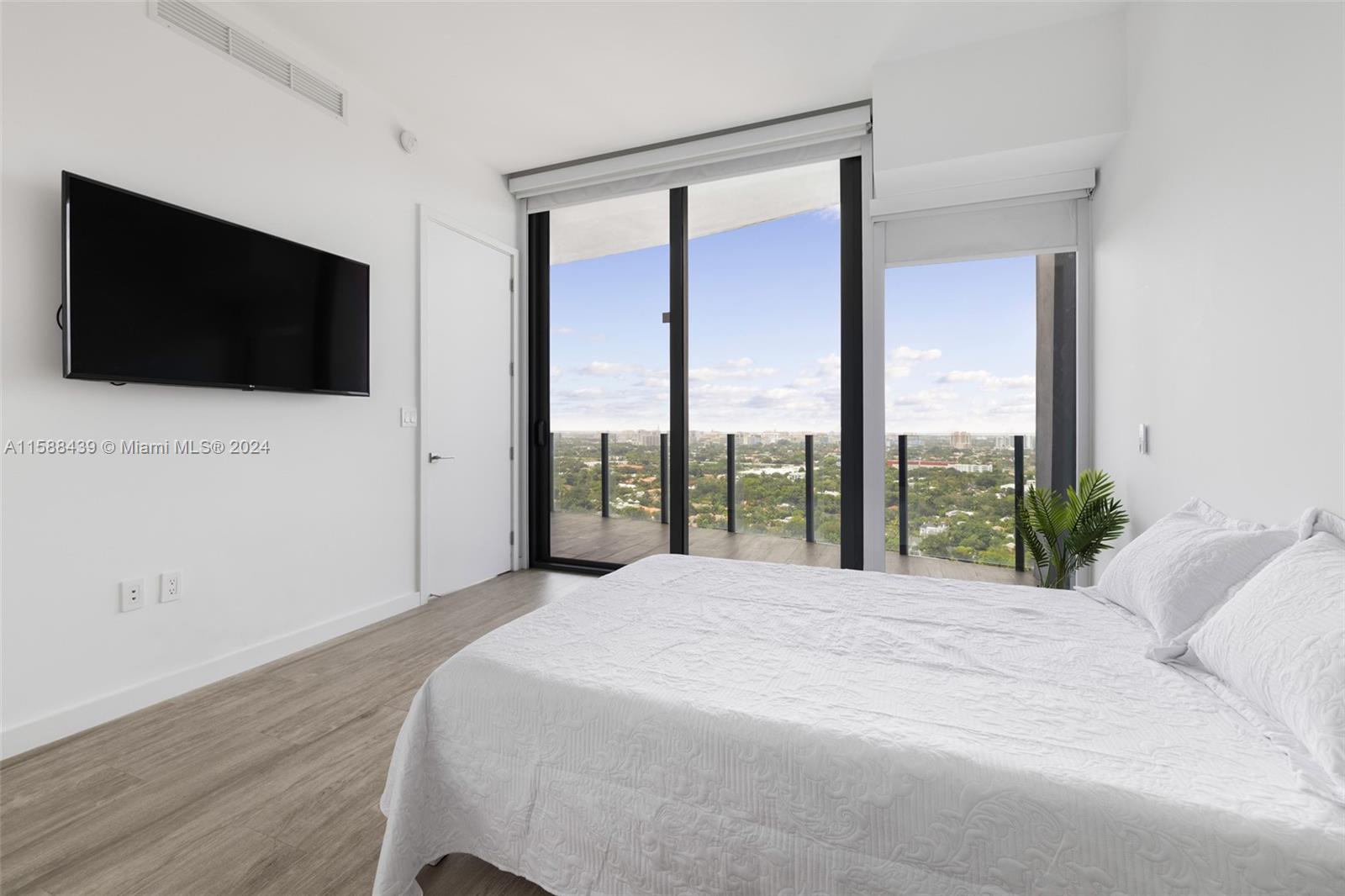 2831 S Bayshore Dr # 6 Unit: PH-6