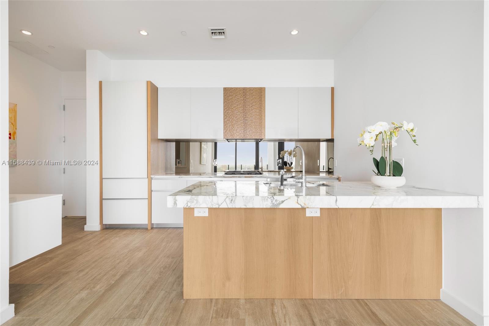 2831 S Bayshore Dr # 6 Unit: PH-6