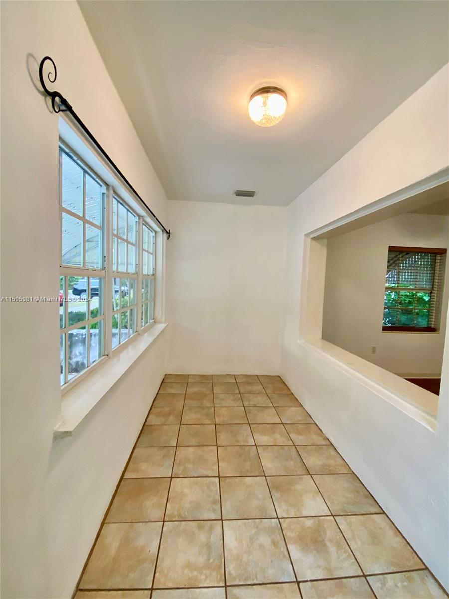 2613 Inagua Ave