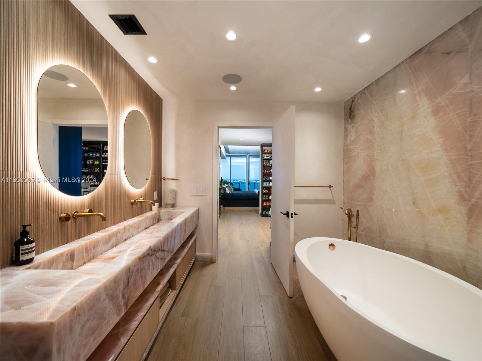 788 NE 23rd St # 3502