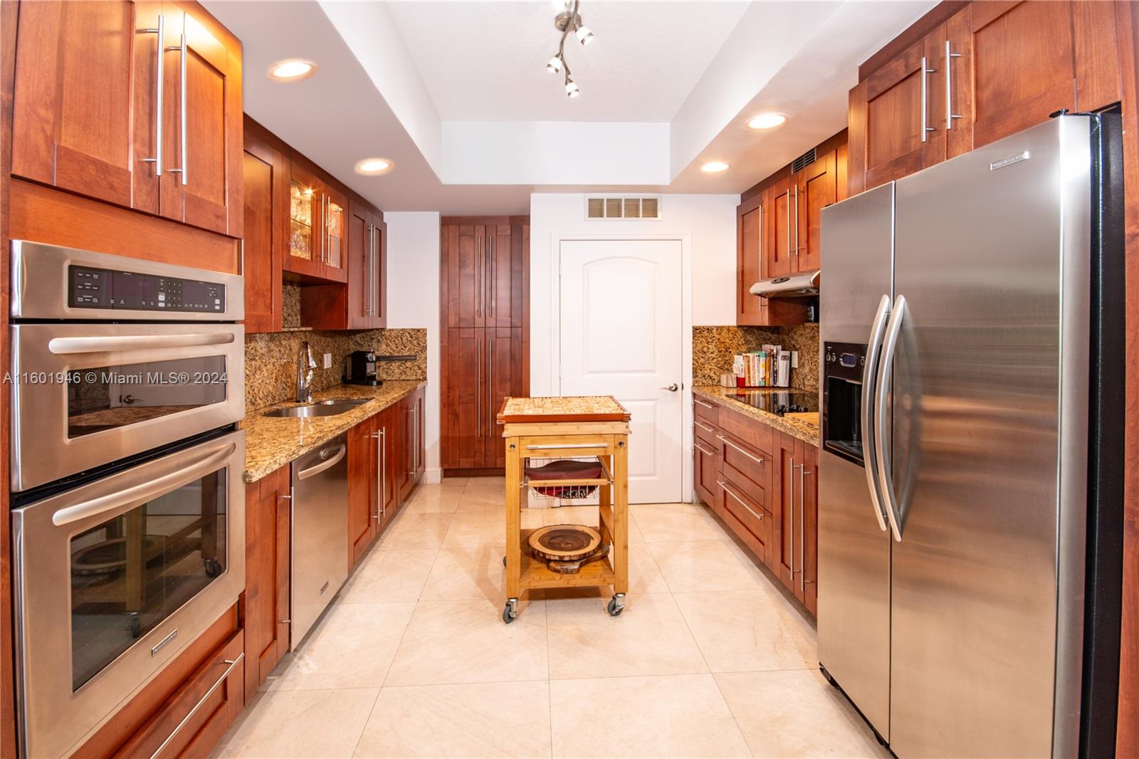 50 Alhambra Cir # 306