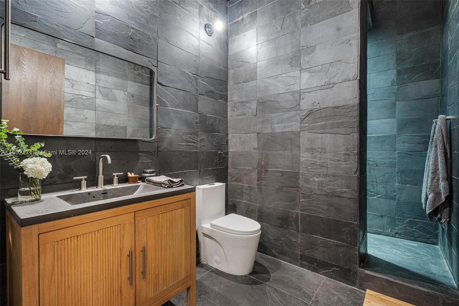 1749 NE Miami Ct Unit: 315