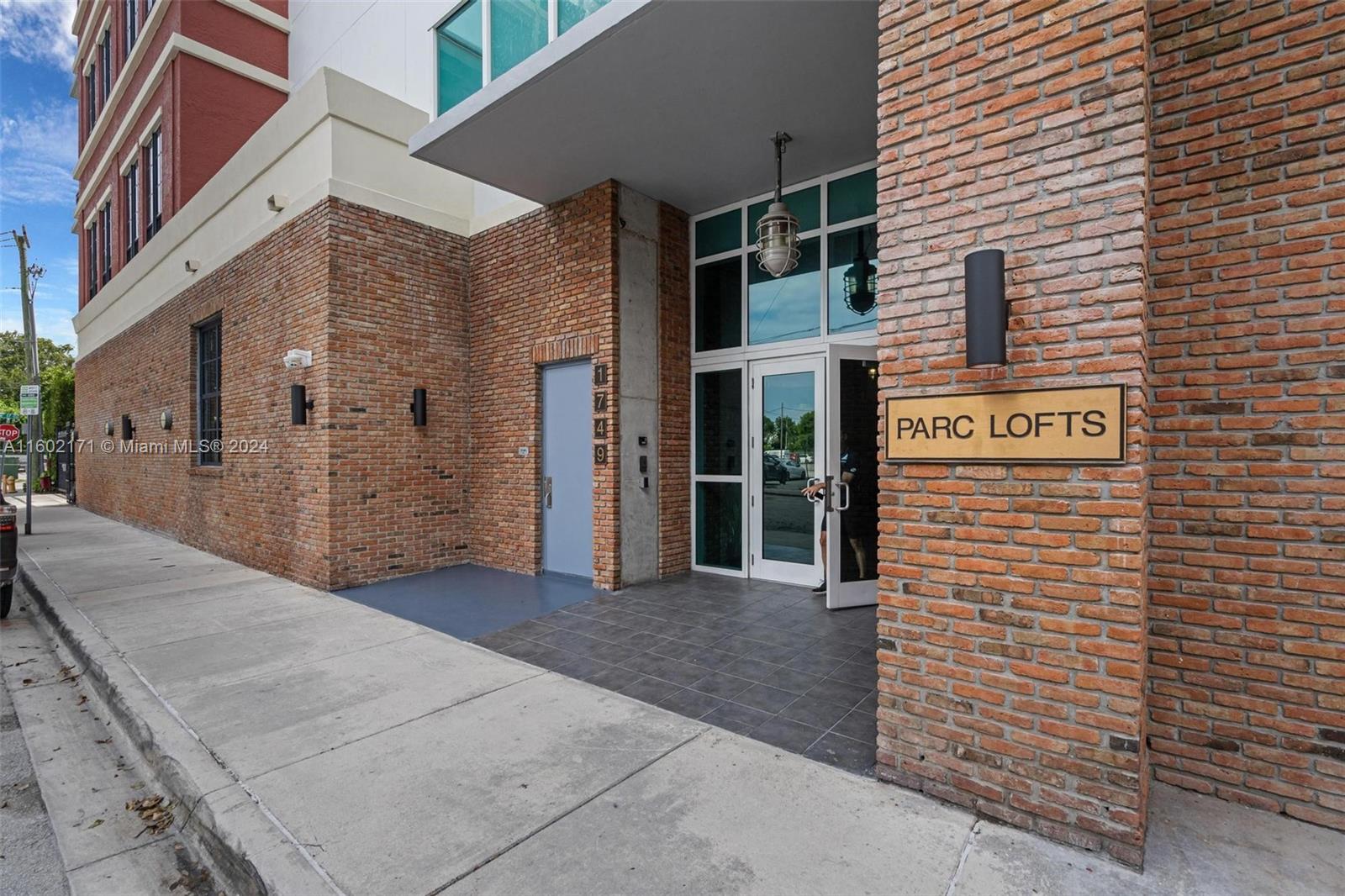 1749 NE Miami Ct Unit: 315