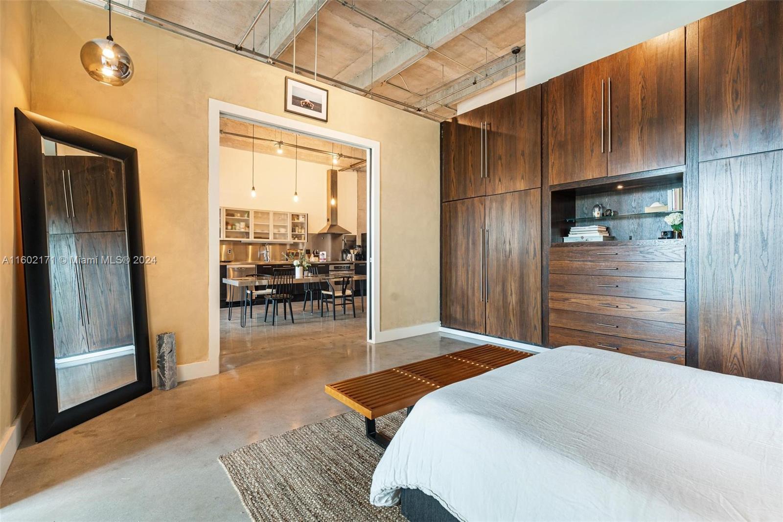 1749 NE Miami Ct Unit: 315