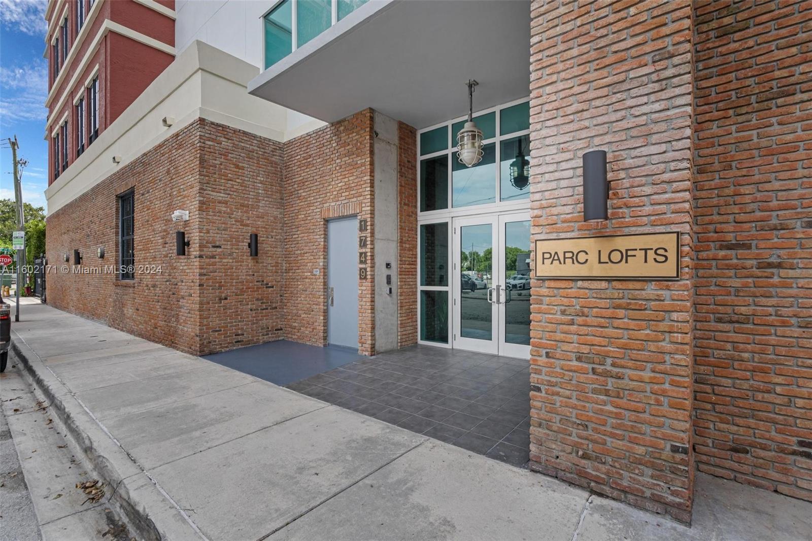 1749 NE Miami Ct Unit: 315