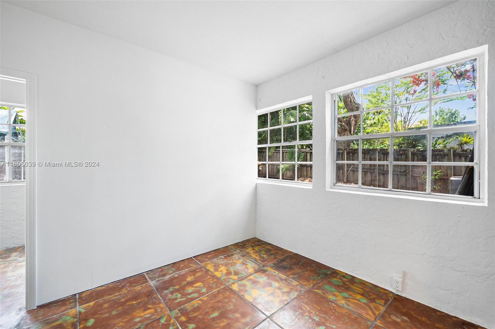 2685 SW 17th Ave