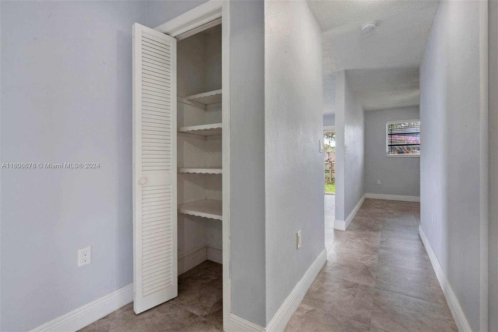 2460 SW 36th Ave