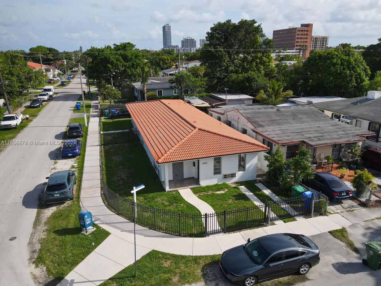 2460 SW 36th Ave