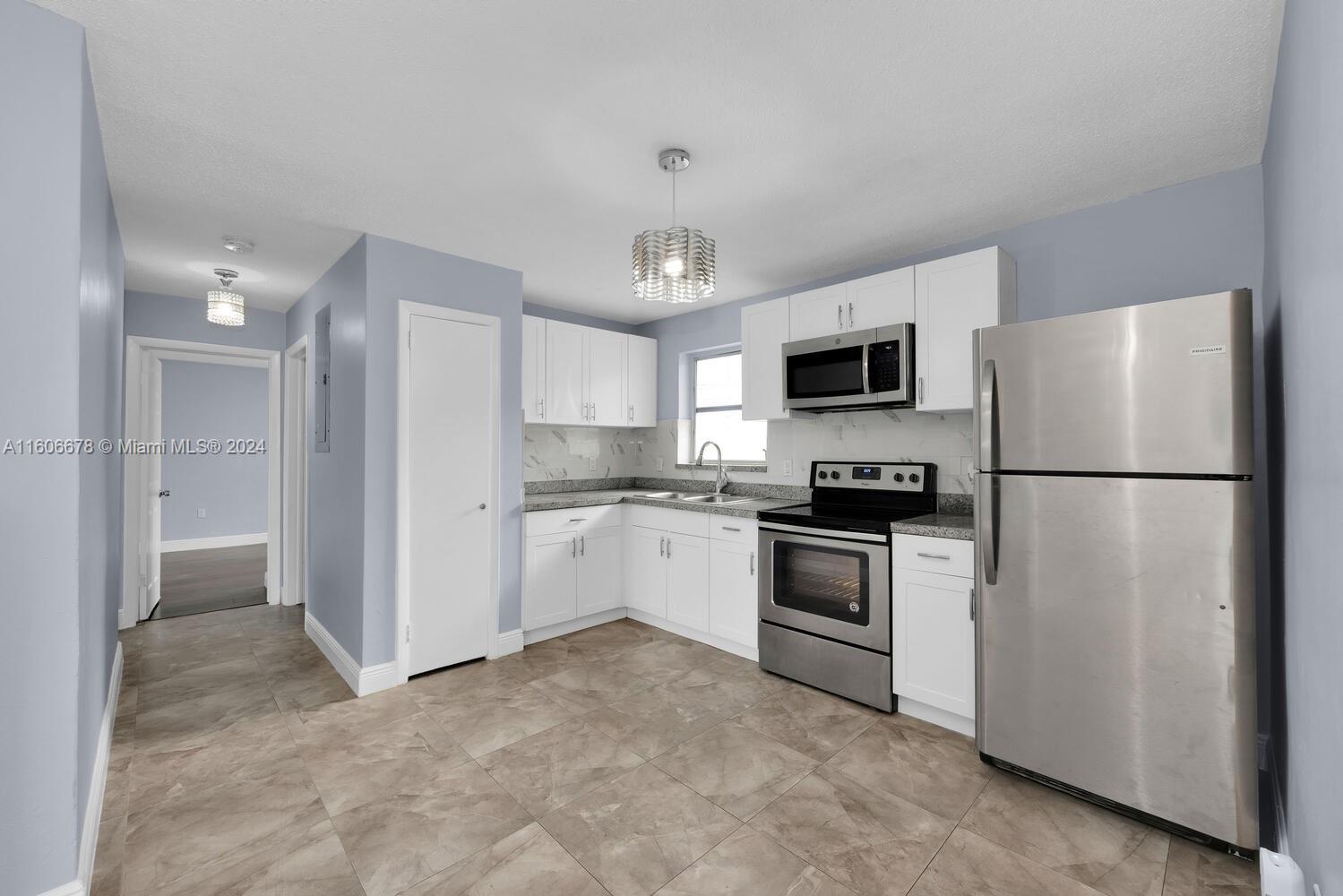 2460 SW 36th Ave