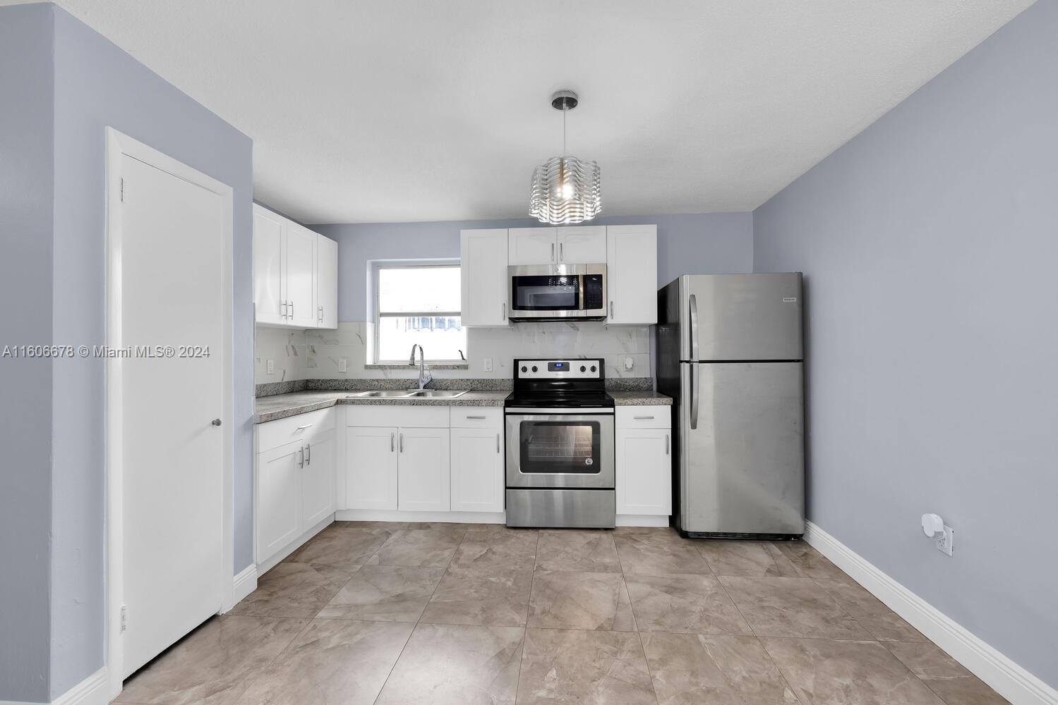 2460 SW 36th Ave