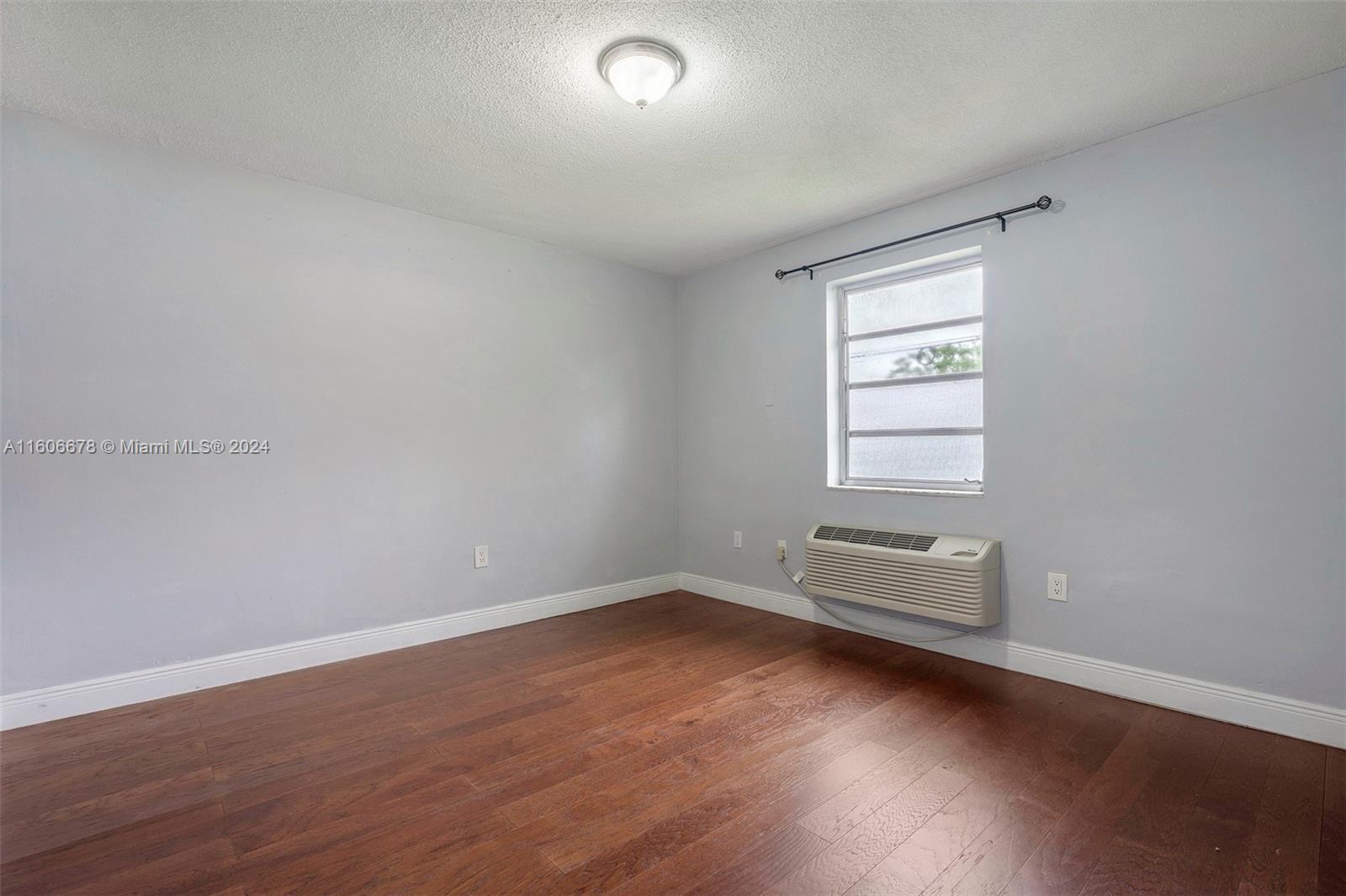 2460 SW 36th Ave
