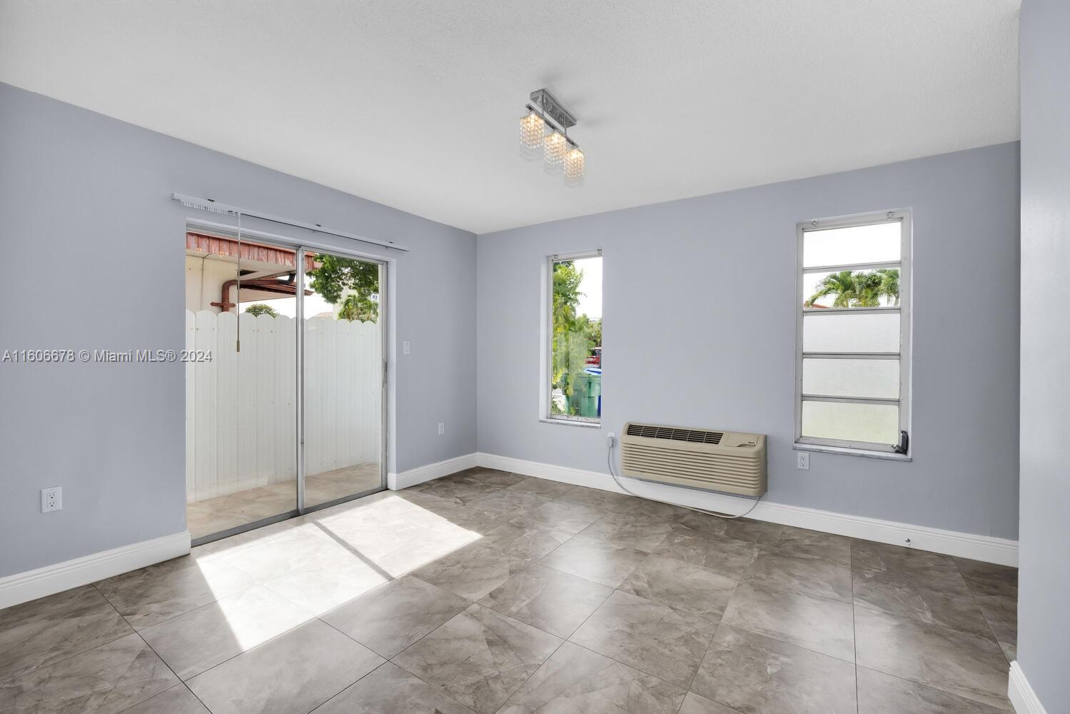 2460 SW 36th Ave
