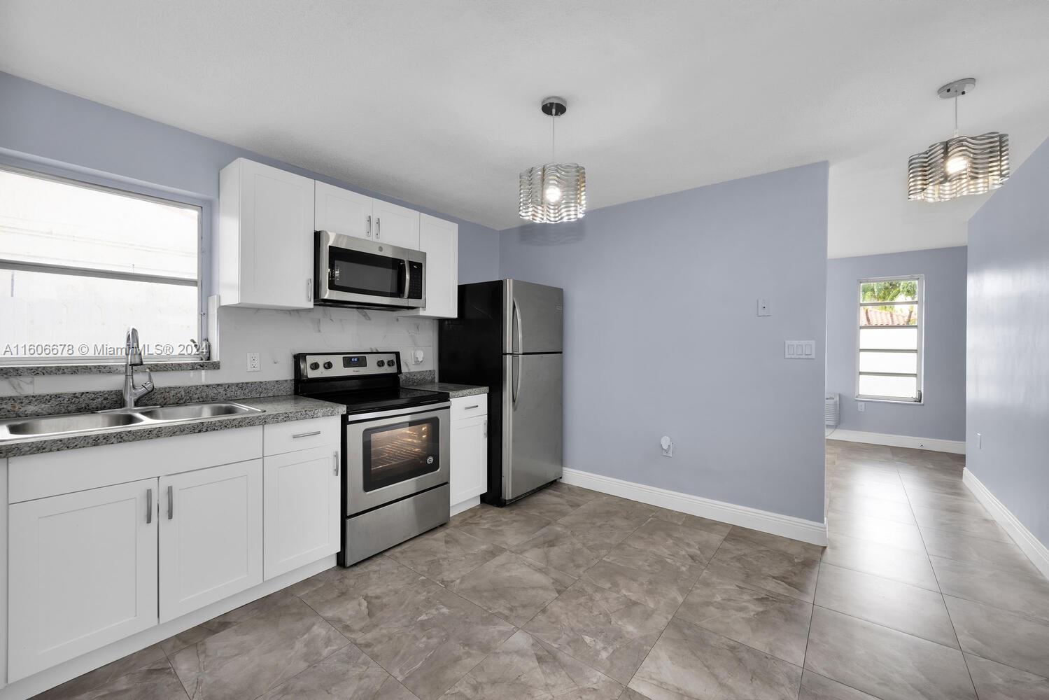 2460 SW 36th Ave