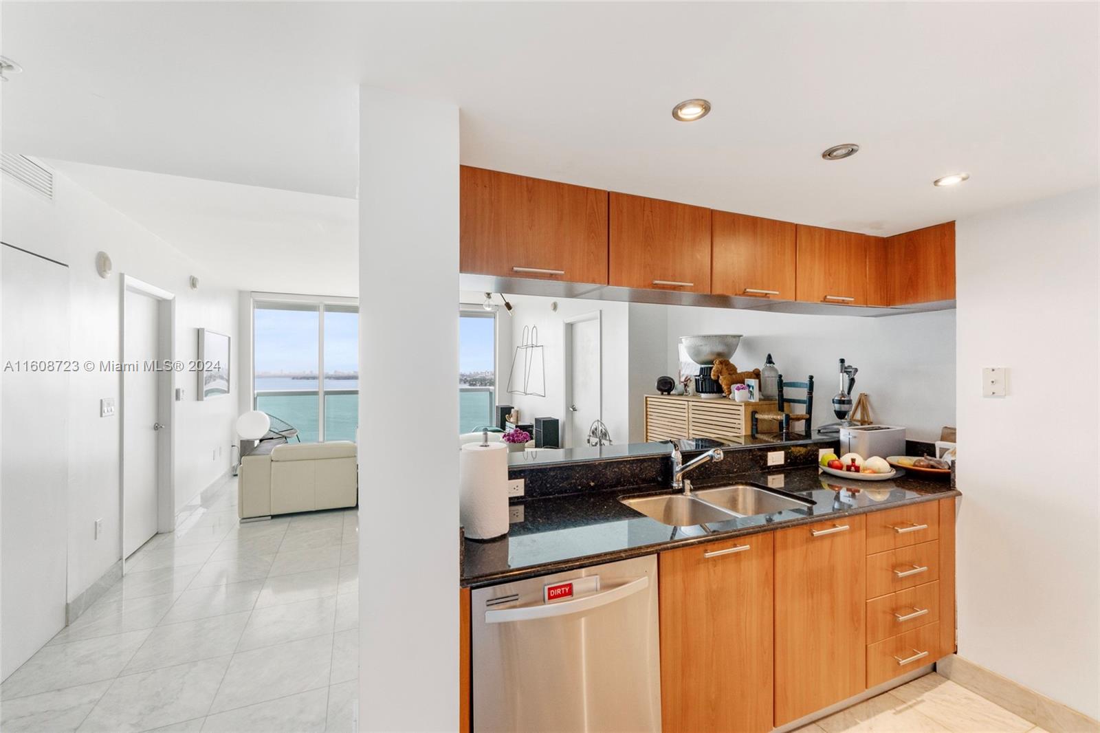 1800 N Bayshore Dr # 3003