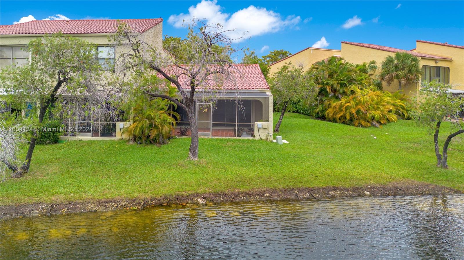 3719 Estepona Ave Unit: 18A1