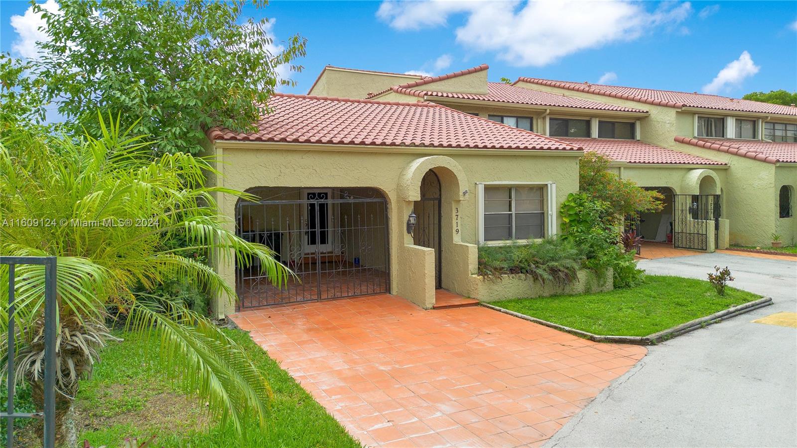 3719 Estepona Ave Unit: 18A1
