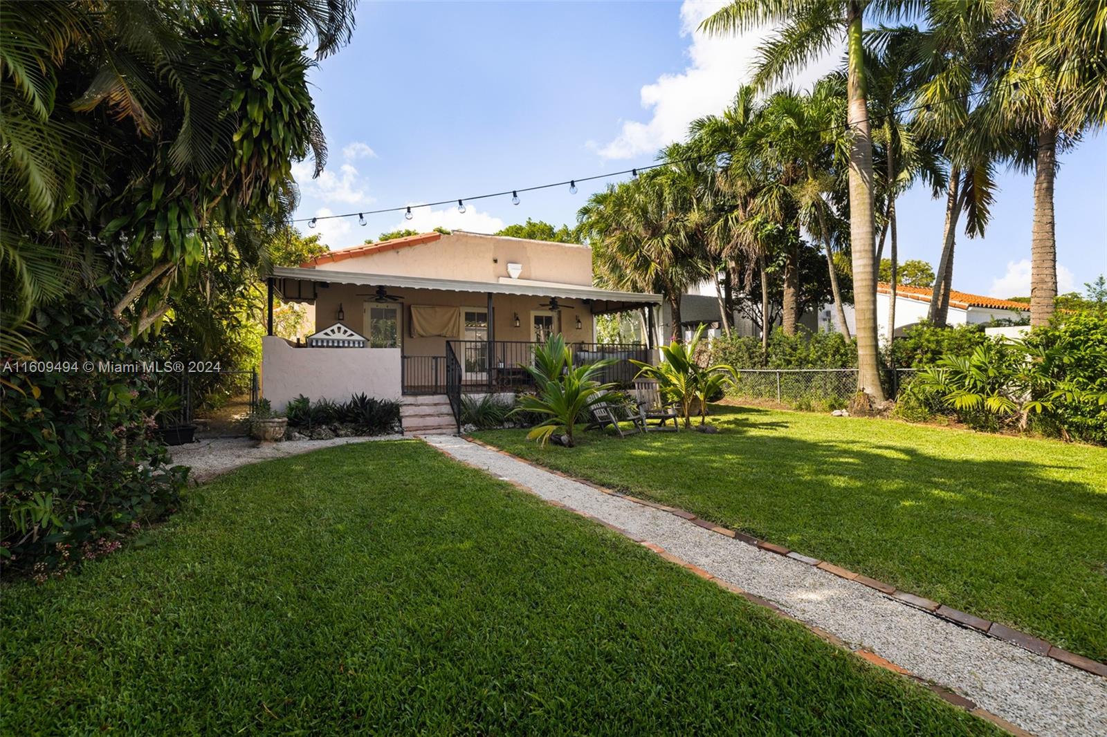 1240 Obispo Ave