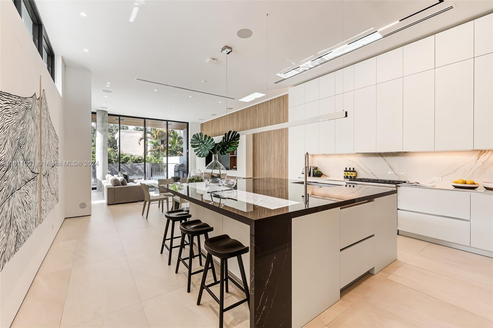 2832 Coconut Ave # 2832