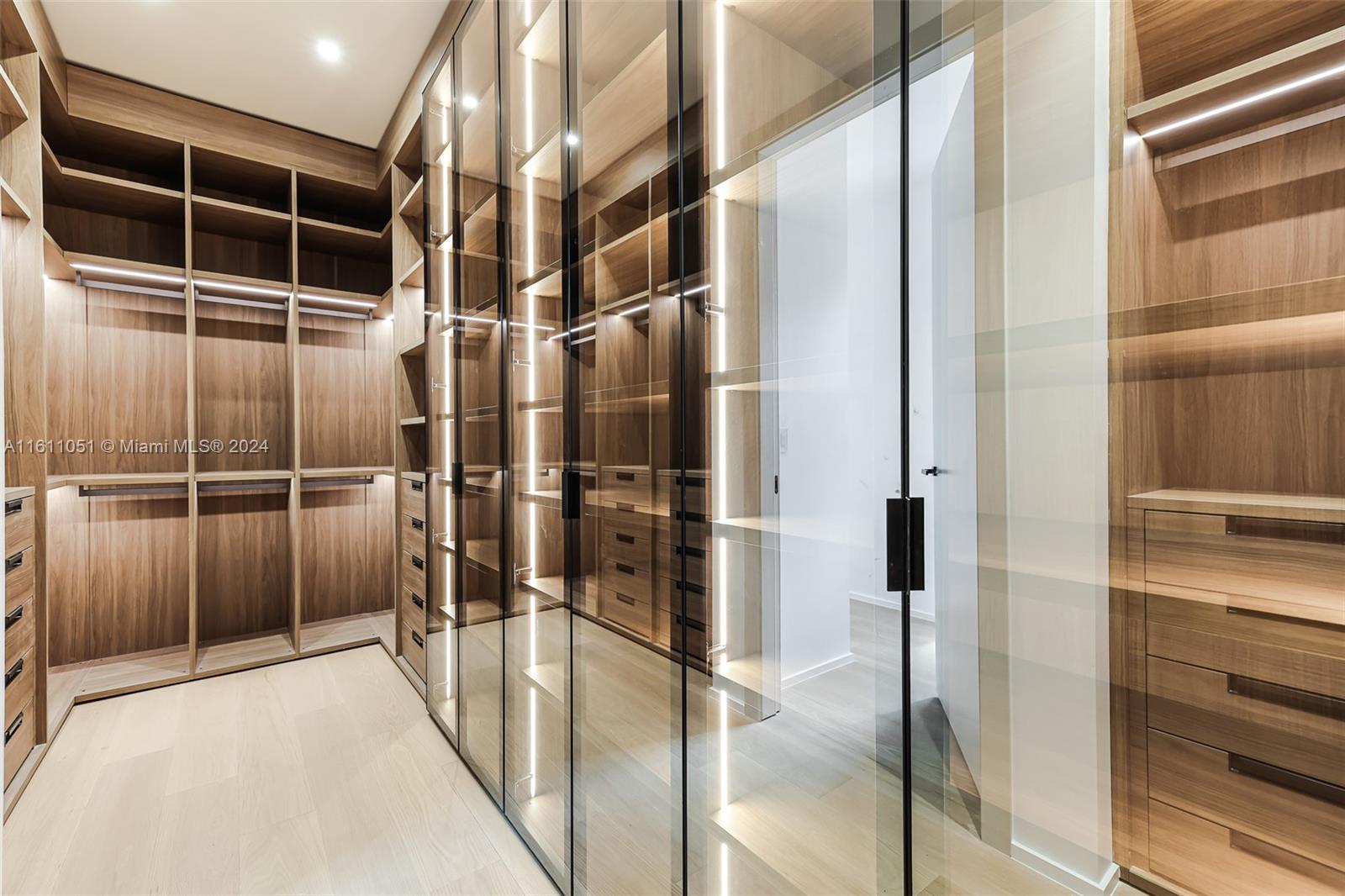 2832 Coconut Ave # 2832