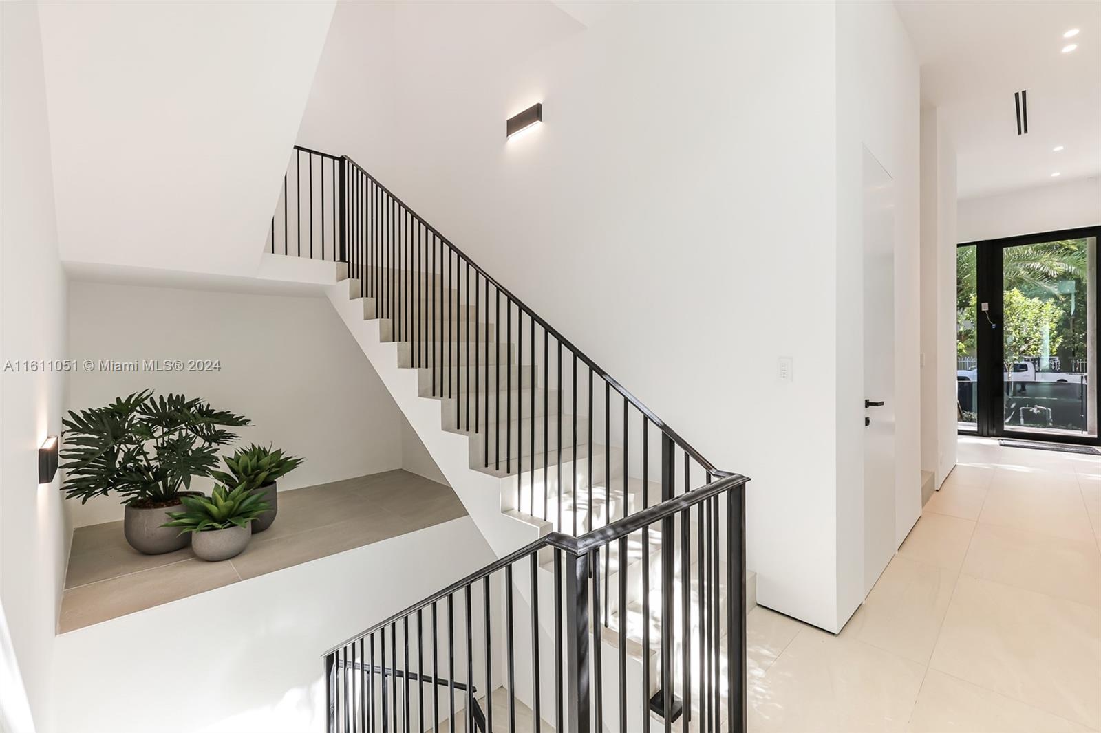 2832 Coconut Ave # 2832