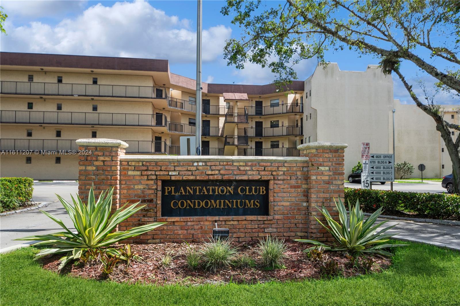 6655 W Broward Blvd # 105