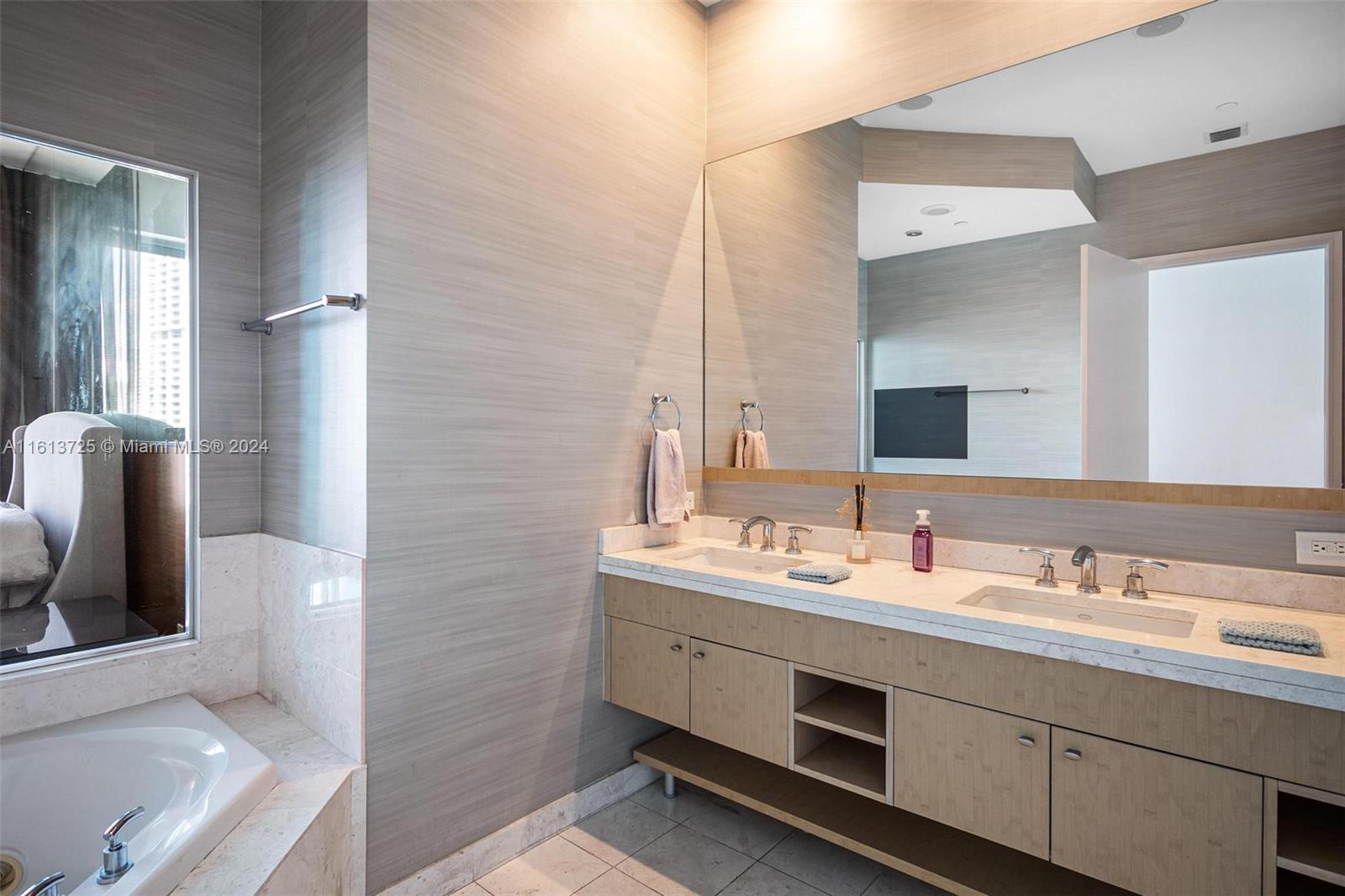 900 Brickell Key Blvd # 2504