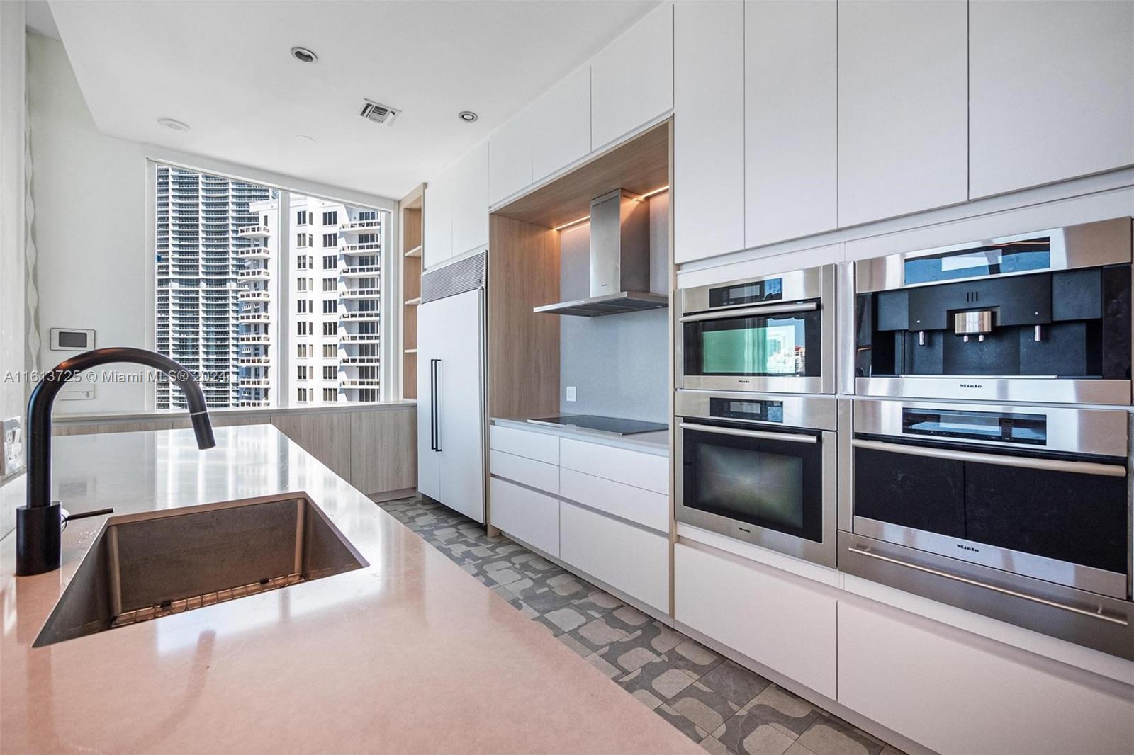 900 Brickell Key Blvd # 2504