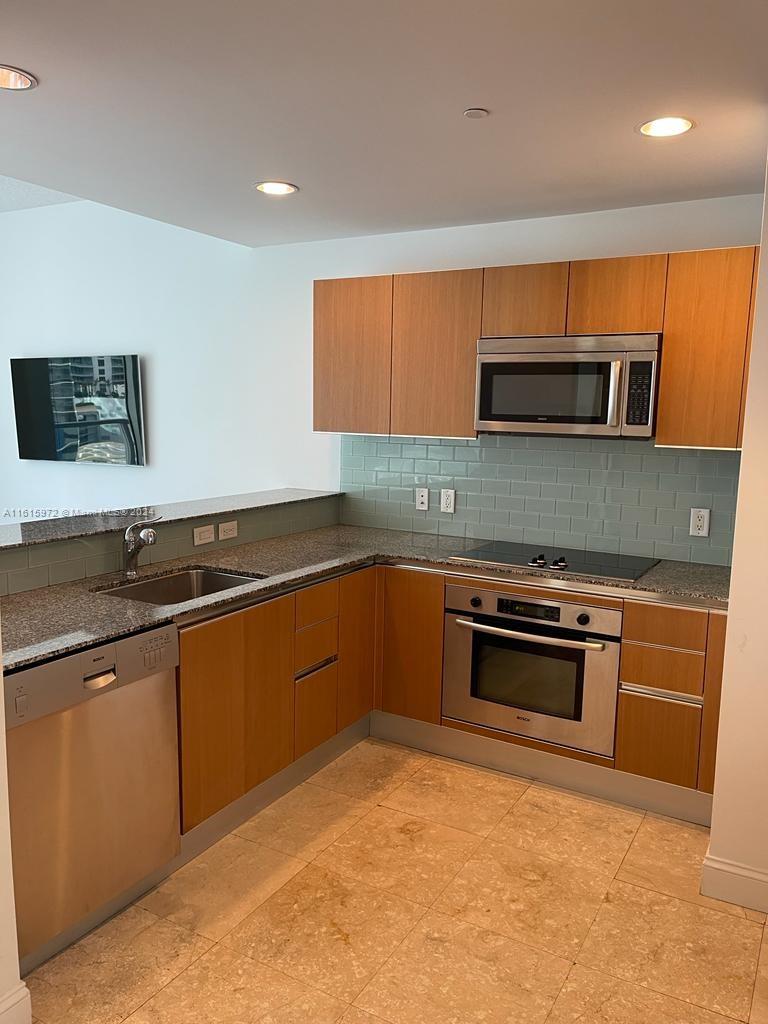 1060 Brickell Ave # 1609