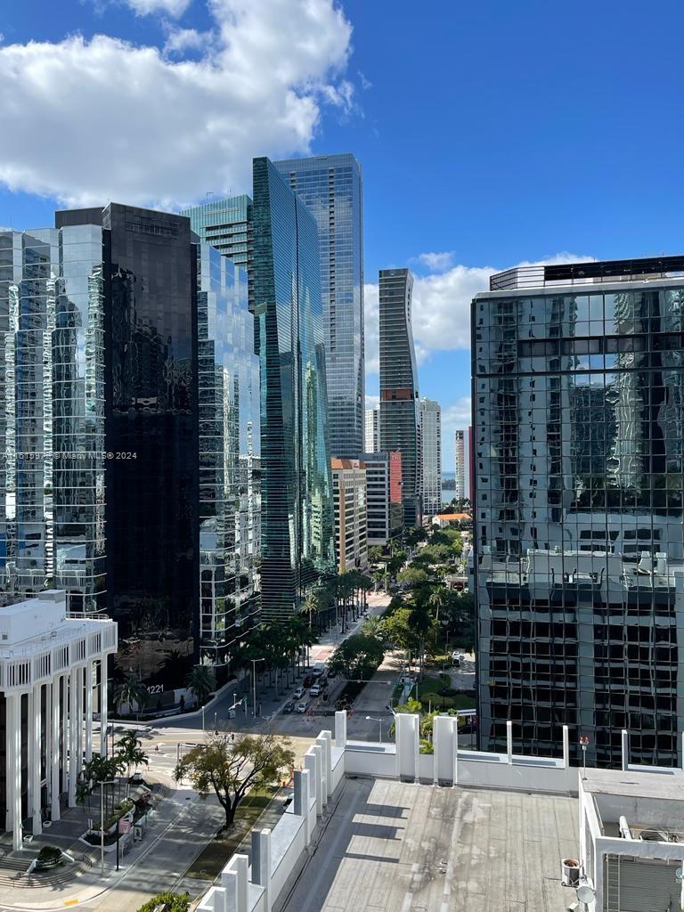 1060 Brickell Ave # 1609